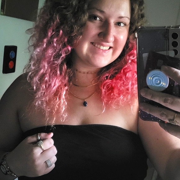 Meet your Posher, Skylan - Picture 2 of 3